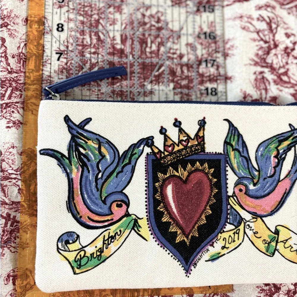 “Love of Art” Heart/Birds 2019 Brighton Canvas zi wallet makeup pencil bag NWOT!